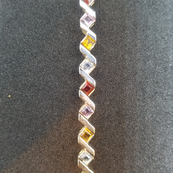 Perfect for Spring bracelet - Picture 2 of 6